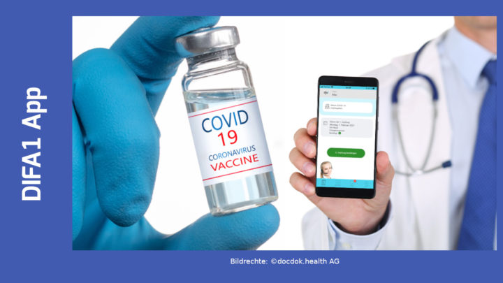 Covid-19 Impfstoff und App, sichtbar im Smartphone werden Richtung Kamera gehalten.